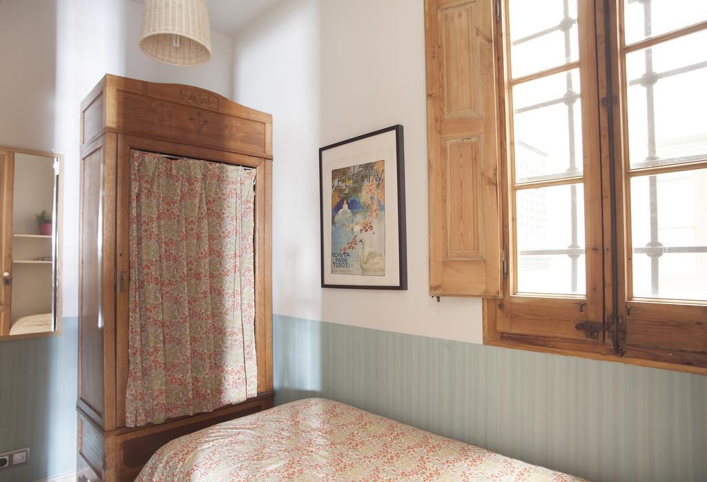 Aparteasy - Authentic Family Apartment Barcelona Eksteriør billede