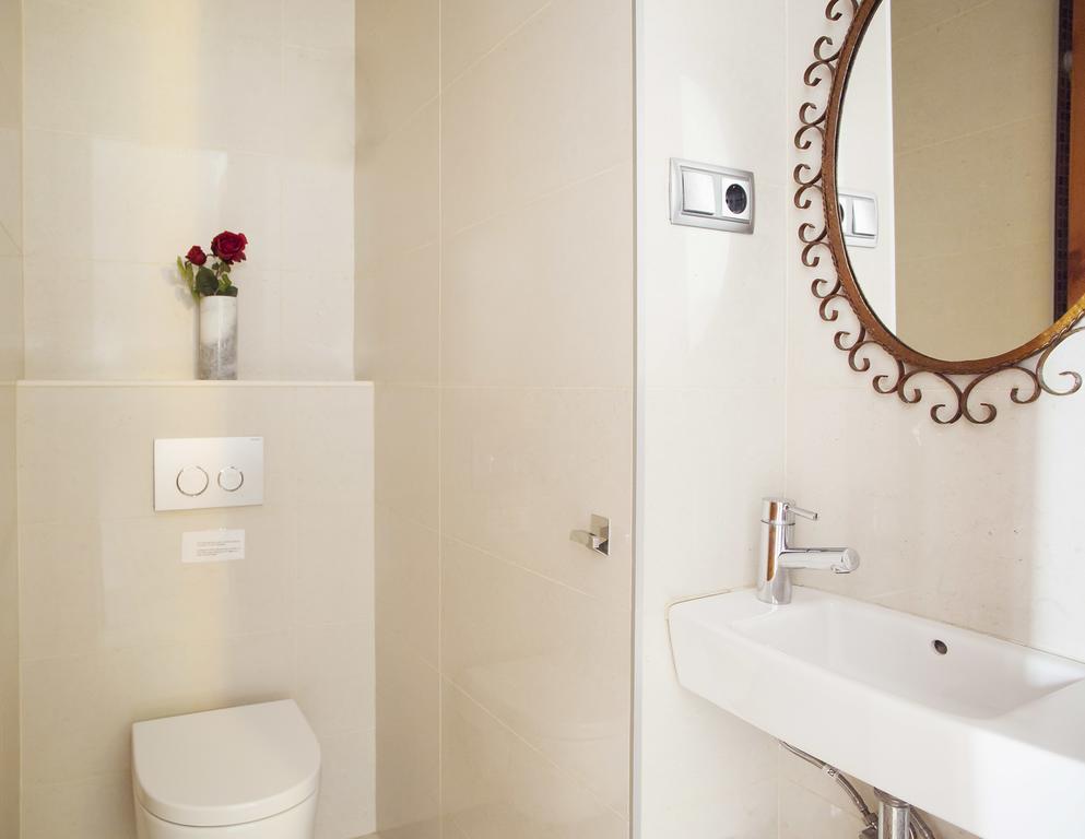 Aparteasy - Authentic Family Apartment Barcelona Eksteriør billede