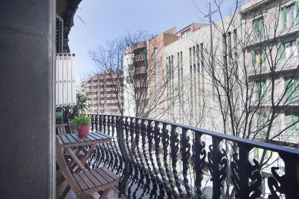 Aparteasy - Authentic Family Apartment Barcelona Eksteriør billede