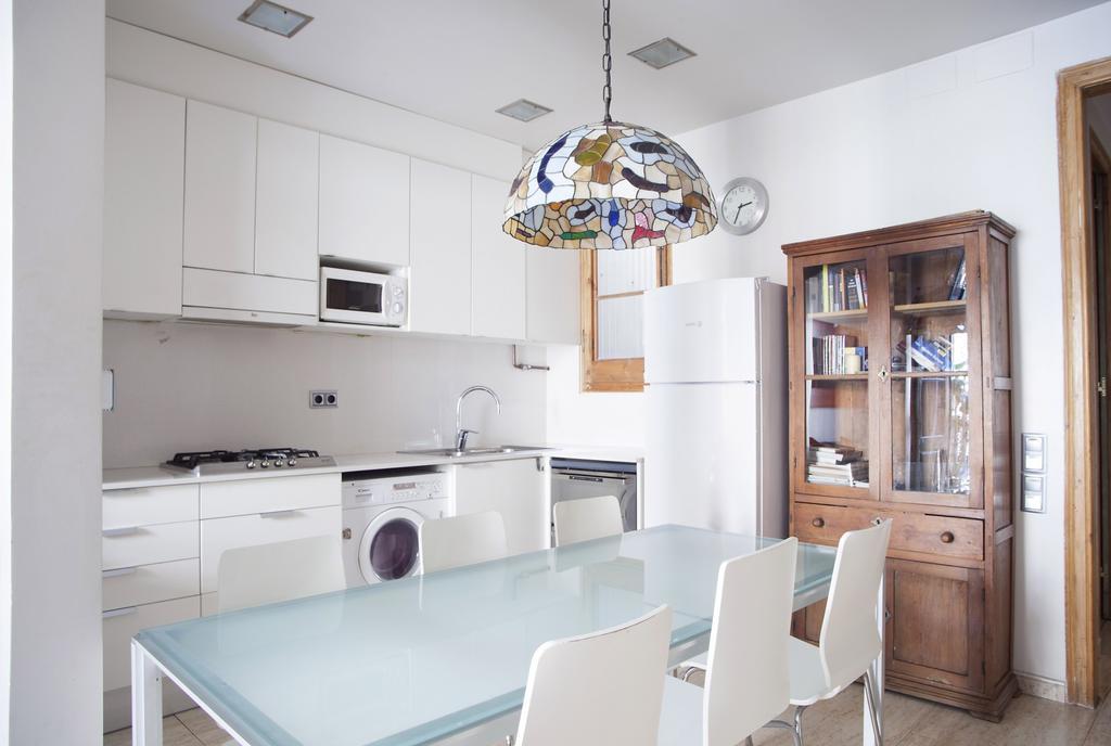 Aparteasy - Authentic Family Apartment Barcelona Eksteriør billede