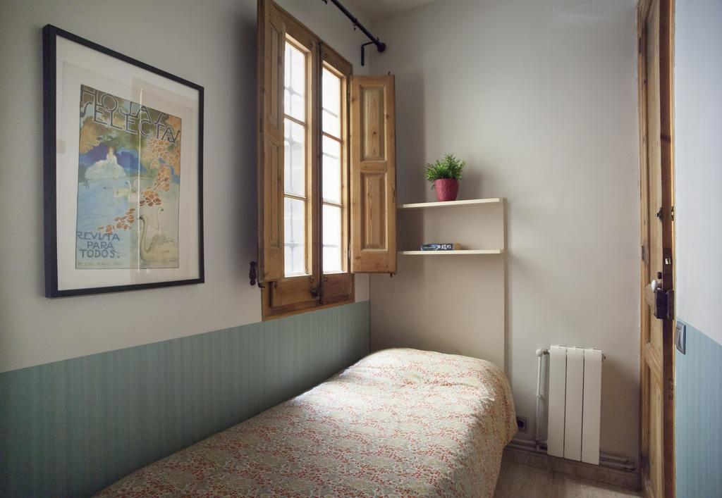 Aparteasy - Authentic Family Apartment Barcelona Eksteriør billede